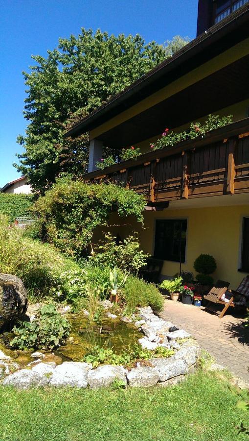 Ferienwohnung Adelhardt Eckersdorf Bagian luar foto