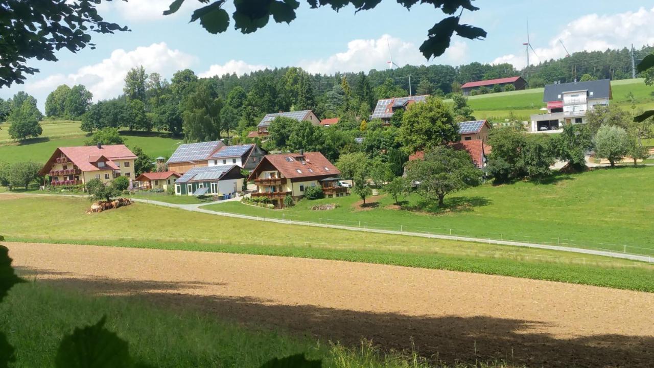 Ferienwohnung Adelhardt Eckersdorf Bagian luar foto