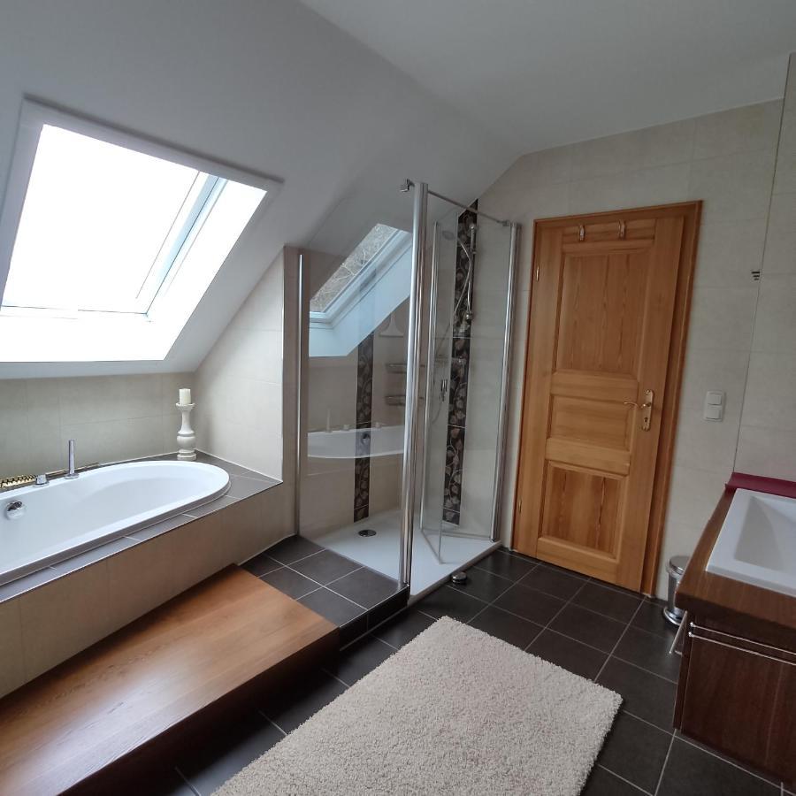 Ferienwohnung Adelhardt Eckersdorf Bagian luar foto