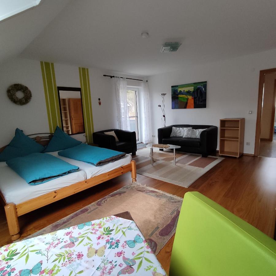 Ferienwohnung Adelhardt Eckersdorf Bagian luar foto