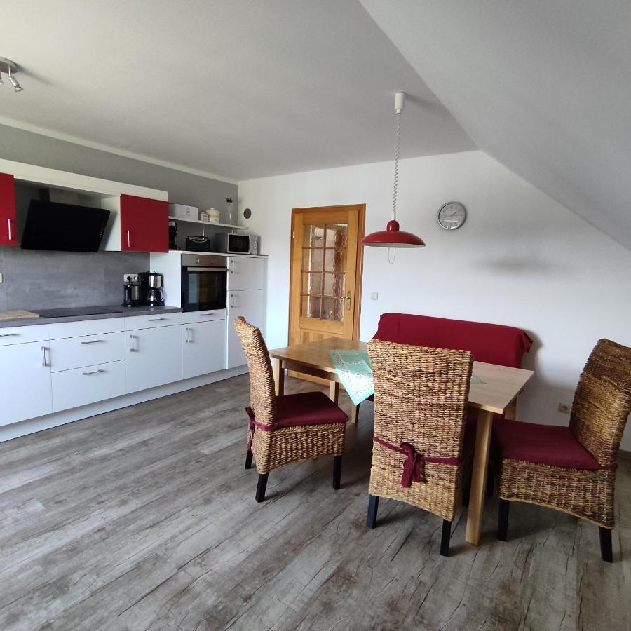 Ferienwohnung Adelhardt Eckersdorf Bagian luar foto